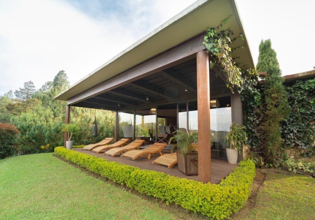 custom lanai