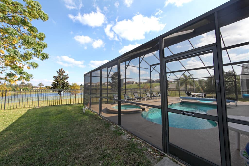 Why Fort Myers Homeowners Are Upgrading Pool Cages This Year